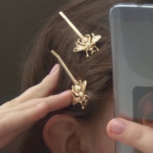 Golden Bee Minimalist Hair Pin Gold Clips Set of 2 - Picture 6 of 6